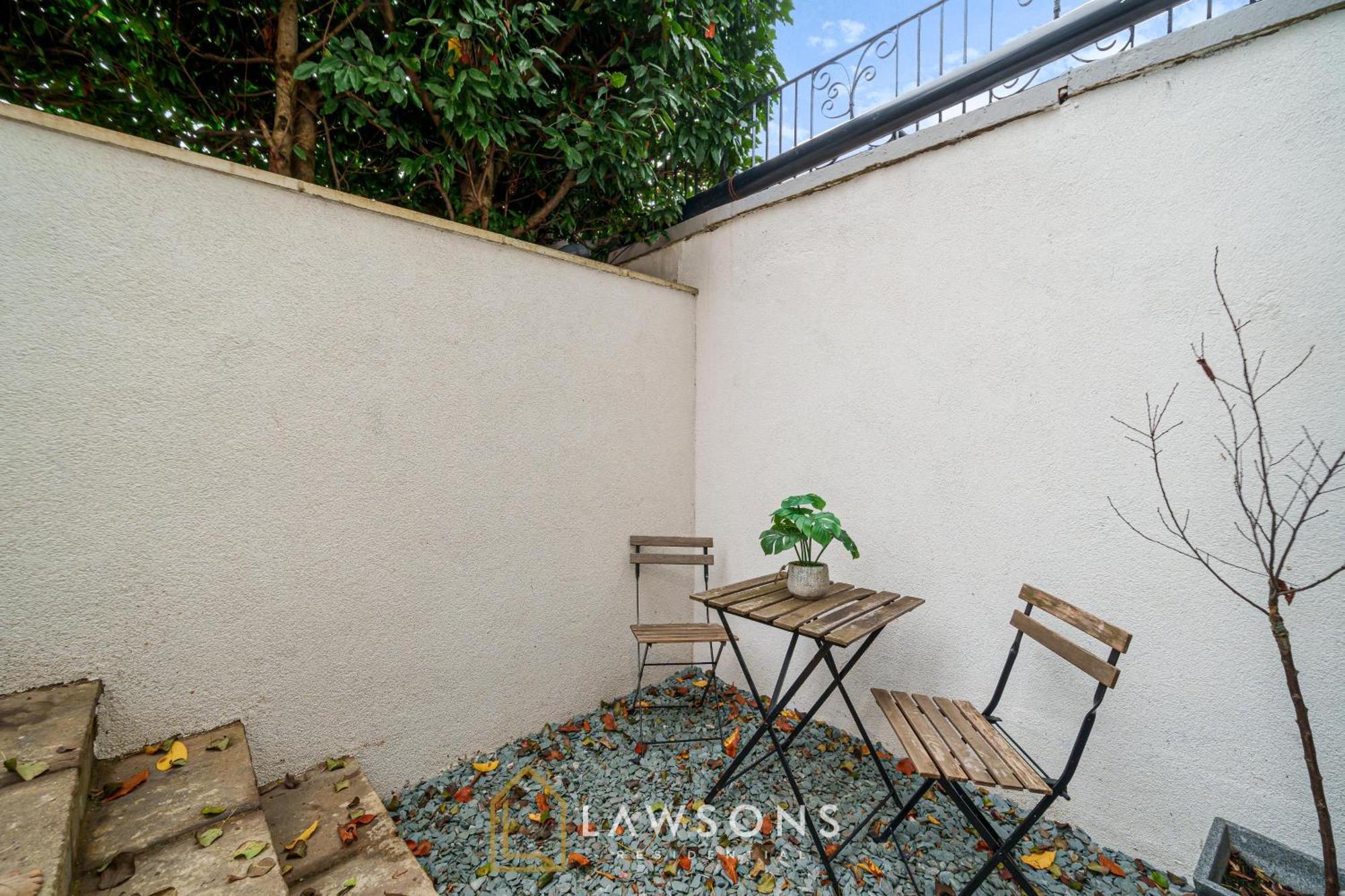 Modern Living By Lawsons With Parking * Windsor